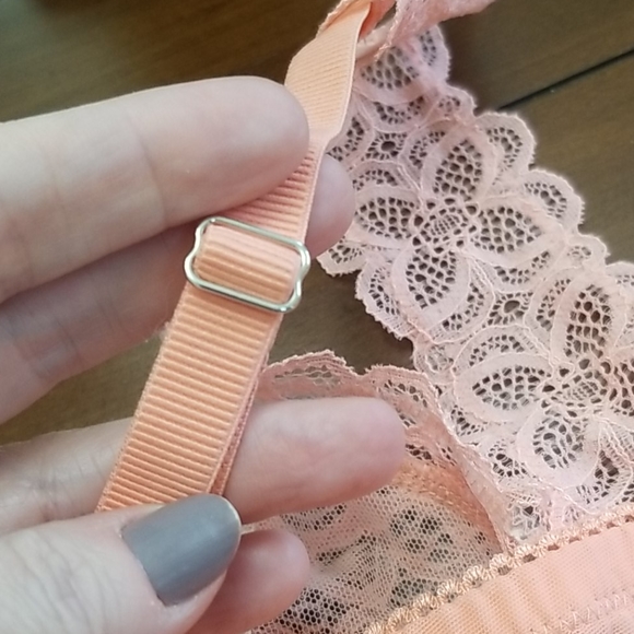 🍑 VS BRA - Picture 7 of 9